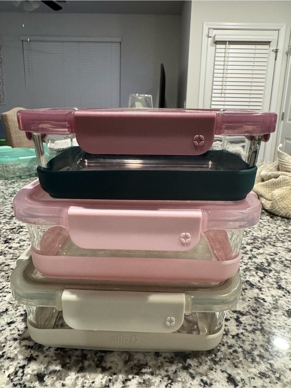 Ello Tupperware